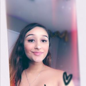 Meet your Posher, Dania